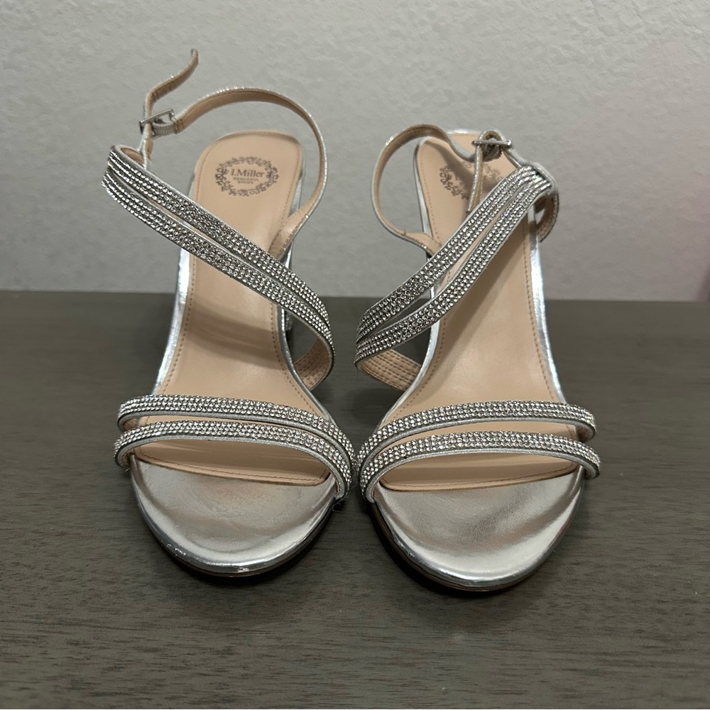 I.Miller Stylish Silver Heels for Any Occasion